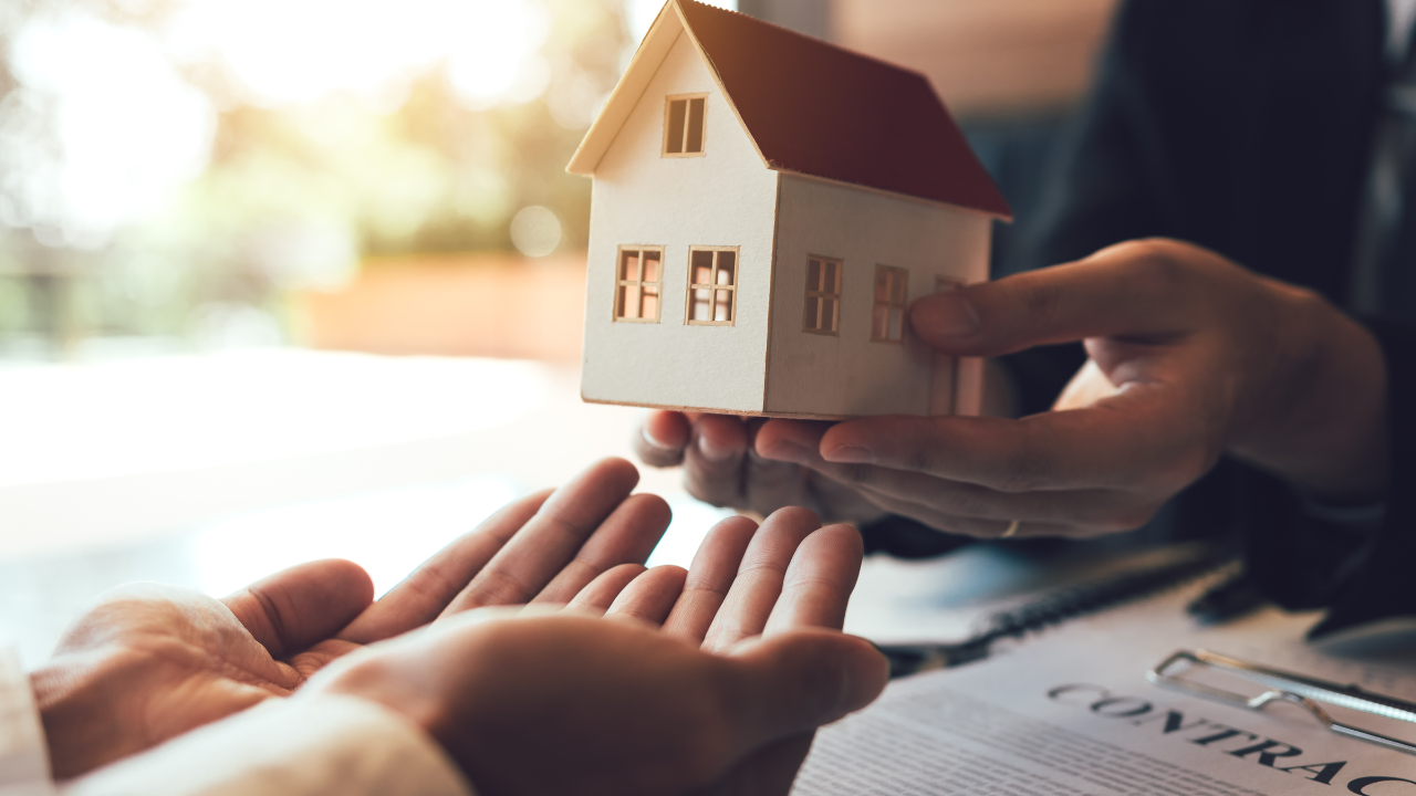 How Much Do Real Estate Agents Make?